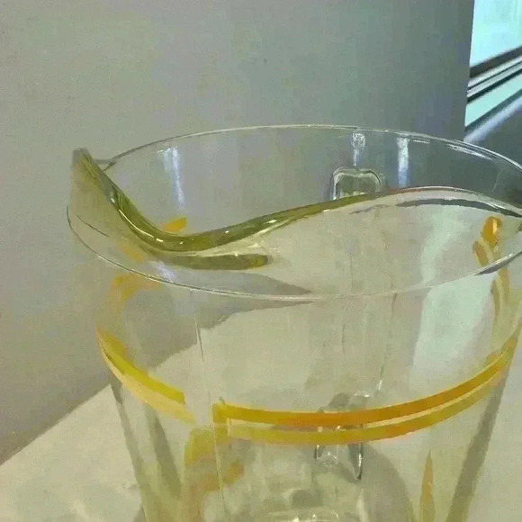 Vintage Crisa Libbey Lemon Pattern Glass Pitcher - Picture 4 of 4